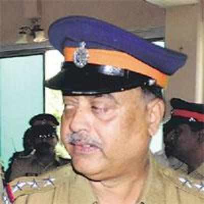 '˜Cowardice' during 26/11 costs Azad Maidan cop his posting