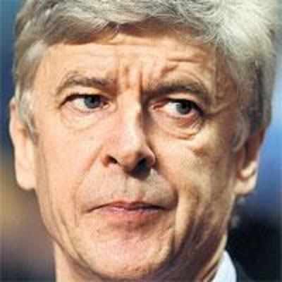 Wenger rules out splashing `silly money'