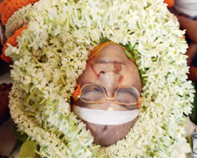 Dalmiya cremated with full state honour