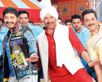 Sunny Deol, Bobby Deol and Shreyas Talpade recreate Daler Mehndi's "Kudiyan Shehar Diyan" for Poster Boyz