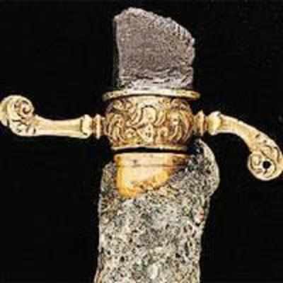 Hilt of Blackbeard's sword found on sunken Queen Anne's Revenge?