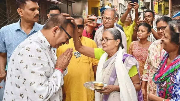 West Bengal assembly polls: Outreach by MLA aspirants adds colour to last March weekend