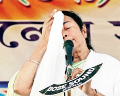 EC gives Mamata a day to transfer seven officials