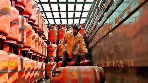 CM Mamata Banerjee opens control room, helplines to tide over LPG crisis in West Bengal