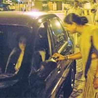 Now, women can't give a slip to cops on the alert