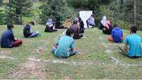 J&K: Open-air community classes in Yusmarg to compensate students' academic loss 
