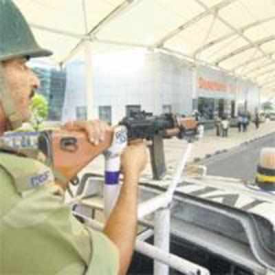 CISF's efforts to make guards '˜passenger friendly' in vain