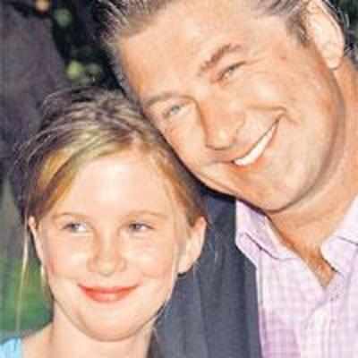 Alec Baldwin says sorry to daughter