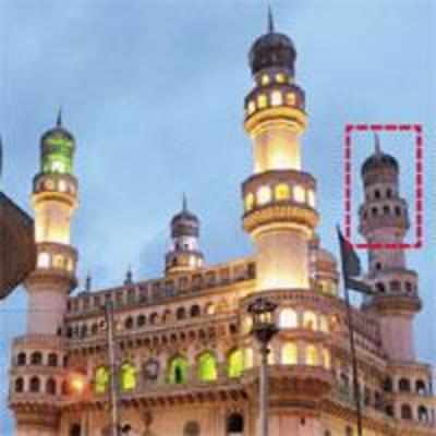 Parts of Charminar fall after downpour