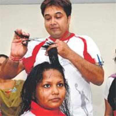 Prisoners vie for tony hair cuts