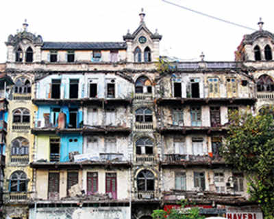 Jer Mahal’s dangerous balconies dismantled