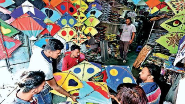 Pandemic cuts strings of Surat’s kite business