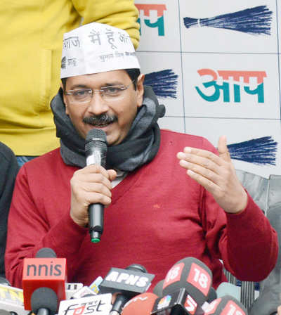 Don't be stubborn, work together: Kejriwal to PM