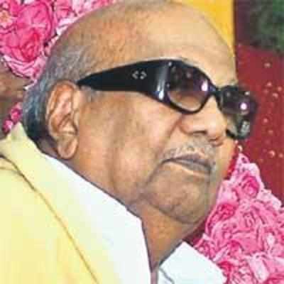 Send Pranab to settle Lanka Tamil issue: Karuna to Centre