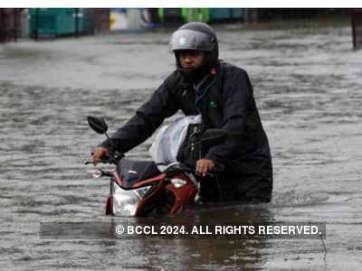 Mumbai likely to receive heavy rainfall on Thursday; CM Uddhav Thackeray urges people to stay indoors