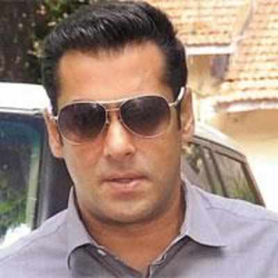 Salman's friend hides in loo to evade deportation, fails