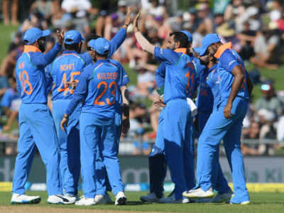 India bowl out New Zealand for 157 in first ODI