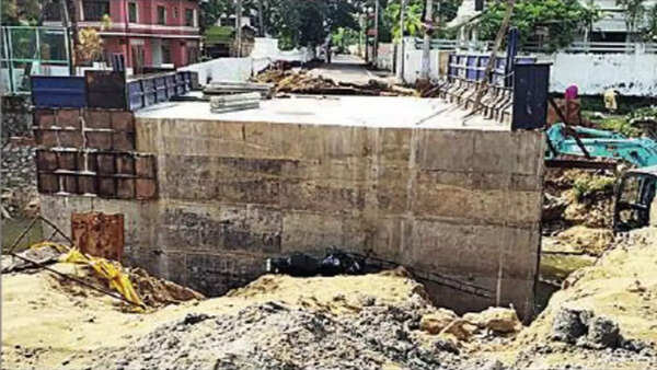 Biker’s death after falling off bridge: Kerala police arrest PWD official, contractor