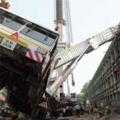 Crane crash scare for Ghatkopar Hospital patients