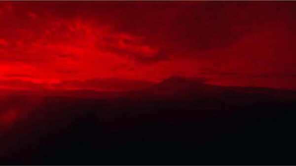 Why did the sky turn blood red in Western Australia ahead of Cyclone Narelle?