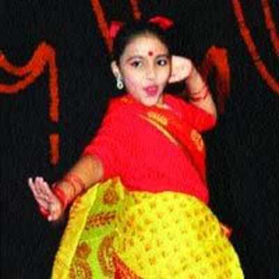 Devotional dance for Maa Durga