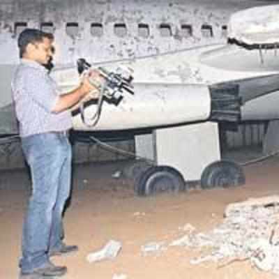 8-yr-old crushed under wing of concrete plane at Juhu Garden