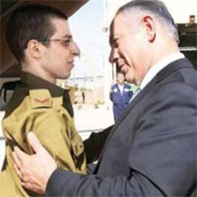 Freed after 5 years, Israeli soldier?Shalit appeals for peace