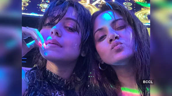 Trina and Diya are having a gala time in Pattaya! The photos are the proof  
