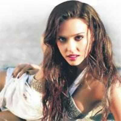 Jessica Alba has 'house'attacks