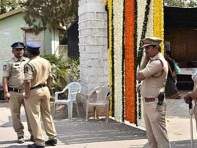 Hyderabad: Two police officers caught in extramarital relationship