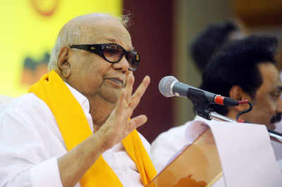 Tamil Nadu: DMK chief M Karunanidhi’s blood pressure stabilises, remains under observation