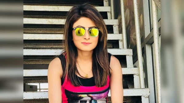 These pictures prove that Bhojogobindo fame Juhi Sen loves cool shades