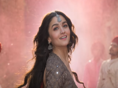 Kalank Box Office Collection Day 3: Alia Bhatt Varun Dhawan starrer collects Rs 10.75 crore on first Friday