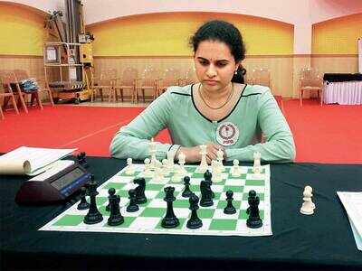 Koneru Humpy loses in Blitz; Magnus Carlsen peaks new high