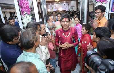 Maharashtra: 24-Year-old CA Mokshesh Shah to become Jain monk