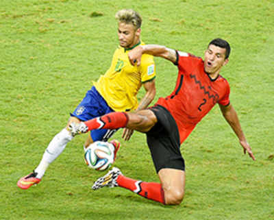 Mexico holds host Brazil to 0-0 draw at World Cup