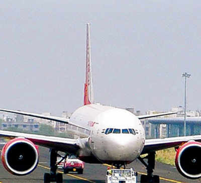 Pilot halts ‘rattling’ Delhi-Mumbai flight just before take off