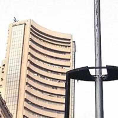 CRR hike pulls Sensex down by 400 points