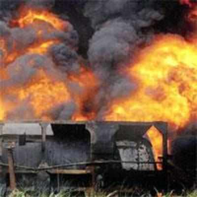 Maoists torch 15 bogies, hijack truck in Bastar