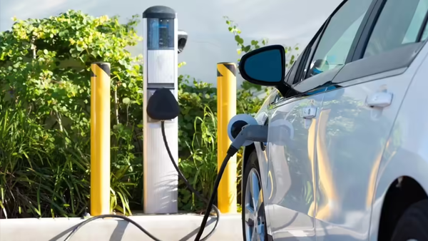 Spain plans €700 million investment to boost electric vehicle adoption