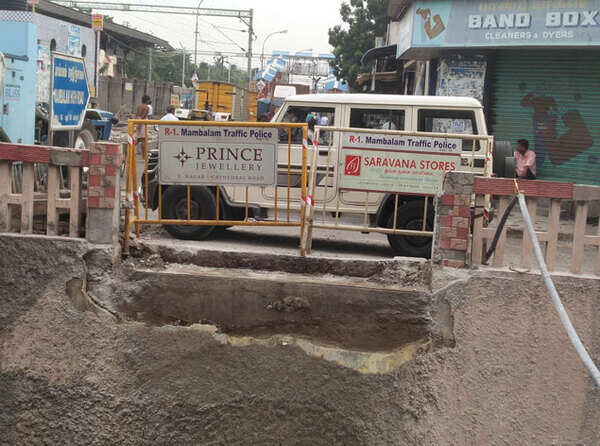 Overbridge collapses in Chenai, 6 construction workers injured