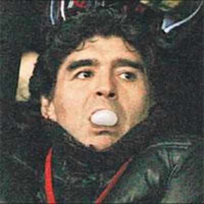 Maradona's cigar smokes out Chelsea