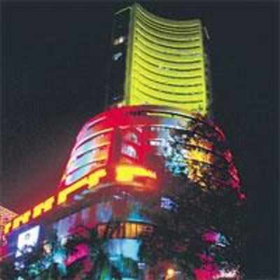 Sensex pares early gains, but ends up