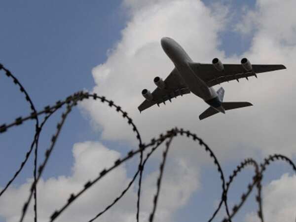 Kochi: Flight landing off centered