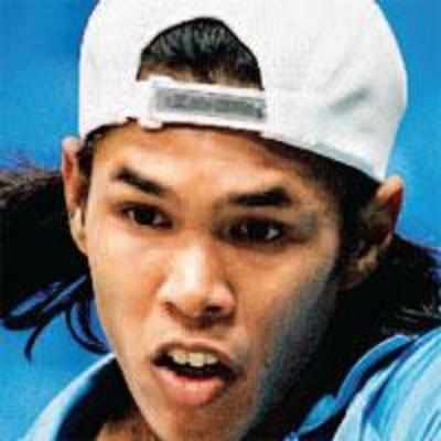 Somdev overpowers Vanek in qualifiers