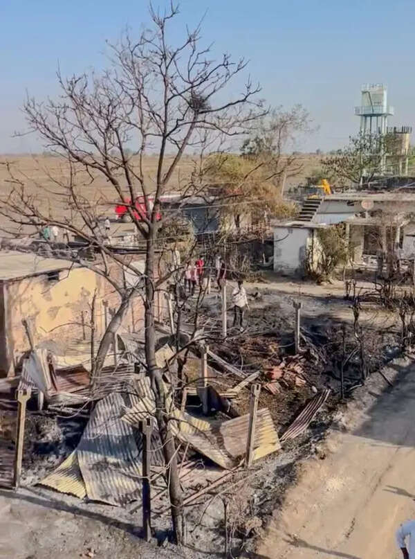 Bhiwapur Inferno: 50+ Homes Destroyed, 150+ Displaced; Admin Fast-Tracks Aid, Rehab Plan