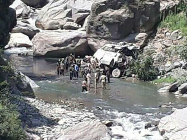 J&K: 16 Amarnath pilgrims killed, several seriously injured in bus accident