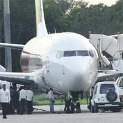 Airline official held for security lapse