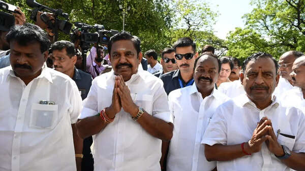 AIADMK 'splits' after Vijay's floor test: Is Tamil Nadu headed for a Shiv Sena-like drama?
