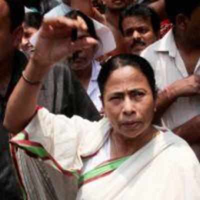 Maoists are trying to kill me: Mamata Banerjee